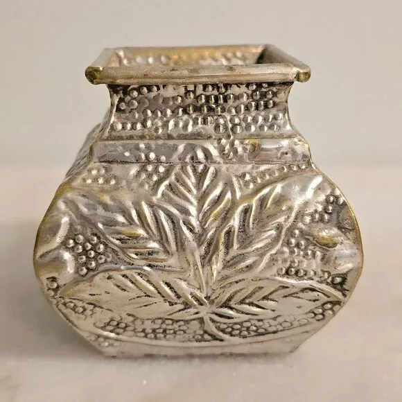 Vintage Grapes Leaves Embossed Metal Vase Planter? - Picture 3 of 8